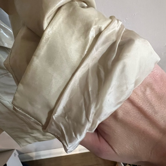 Burberry beige slick raincoat Size 6 - Picture 13 of 13